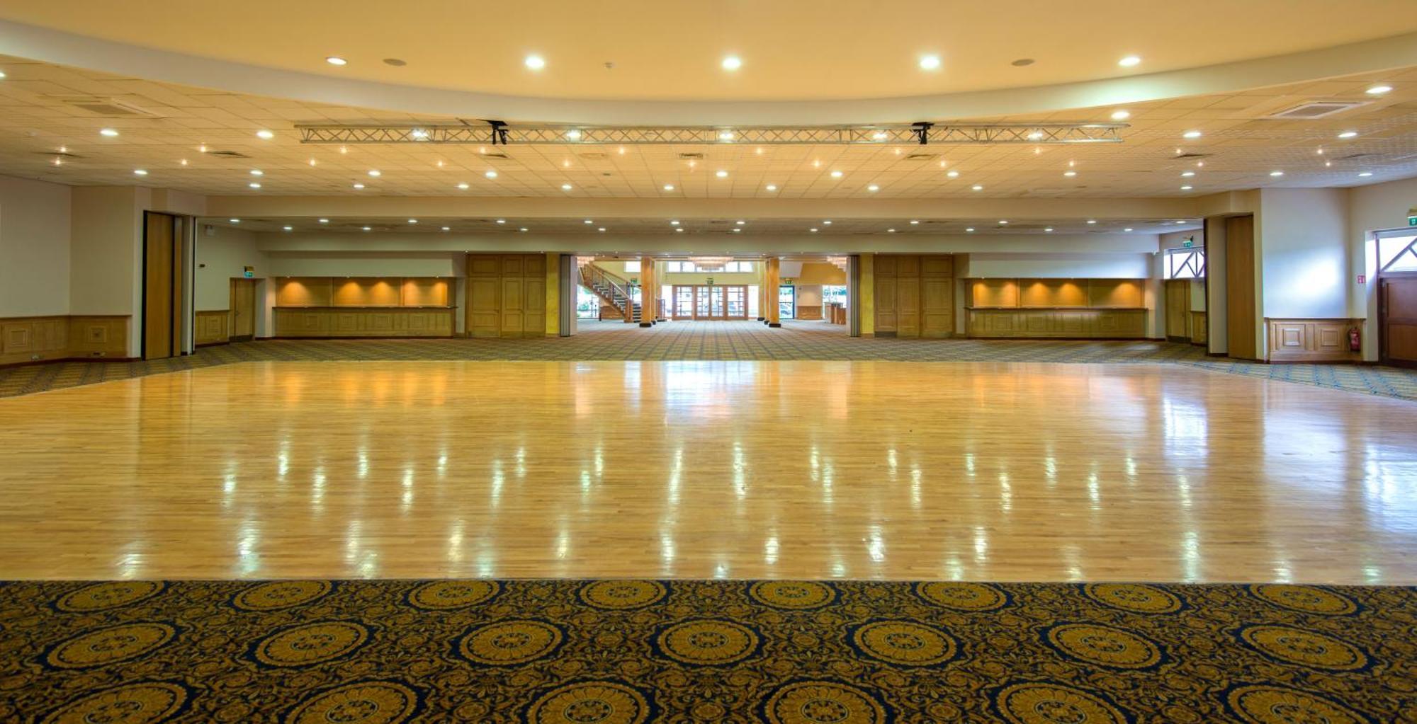 טראלי Brandon Hotel Conference & Leisure Centre מראה חיצוני תמונה